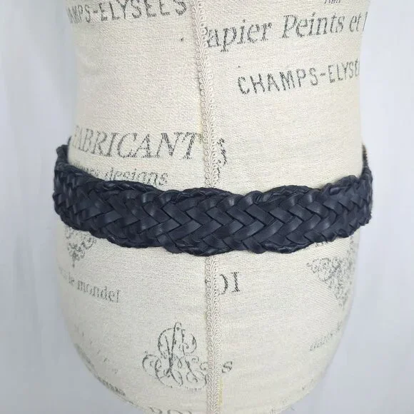 Vintage Heart Conch Belt Small Black Weave Leather